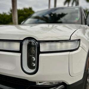 Kaisen Rentals - EV Luxury MIA