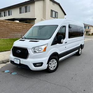 Luxarita Vans