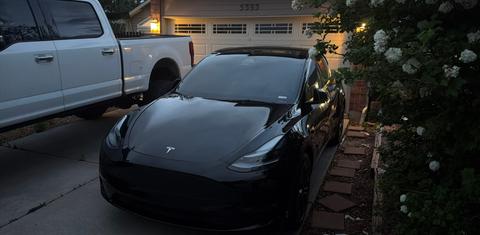 Tesla Model Y 2024