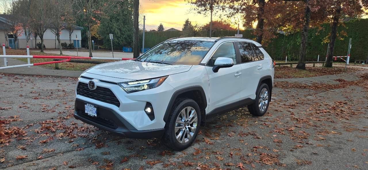 Toyota RAV4 2025 à Surrey, BC