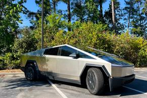 Tesla Cybertruck 2026 in Miami Beach