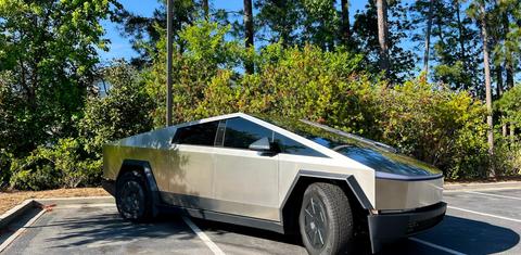 Tesla Cybertruck 2026