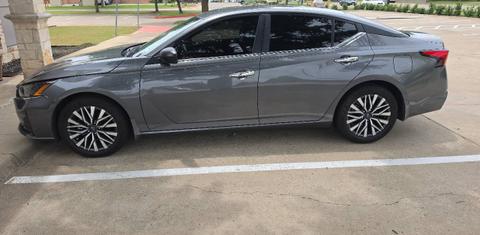 Nissan Altima 2025