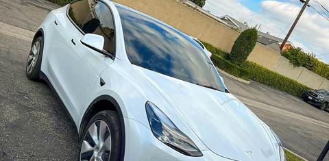 Tesla Model Y 2024