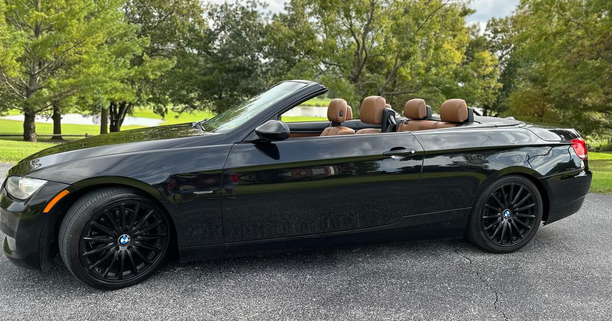 BMW 3 Series 2009 rental in Springfield, MO by Zac B. Turo