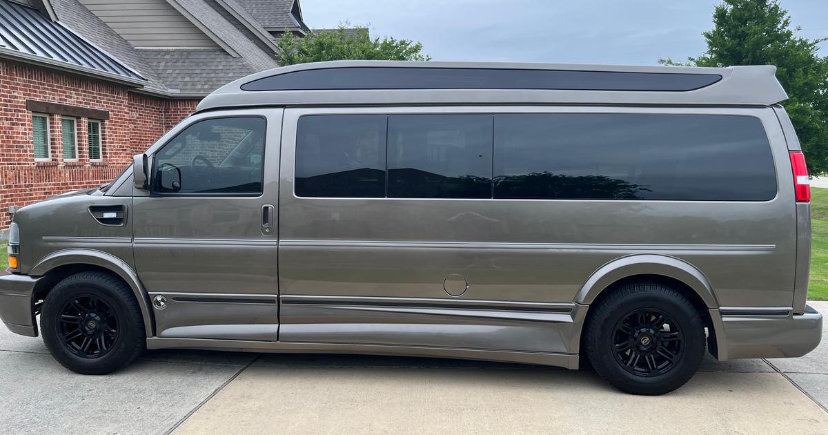 Van Rental Chevrolet Express Passager Conversion Van