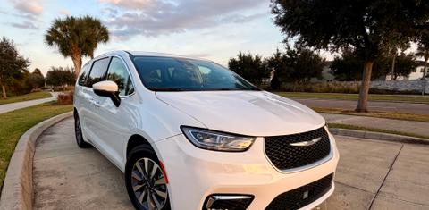 Chrysler Pacifica 2023