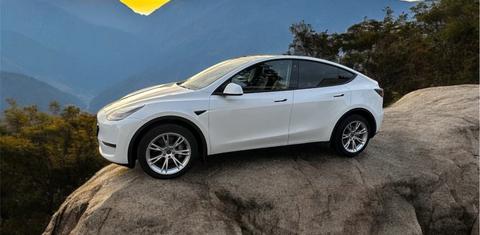 Tesla Model Y 2022