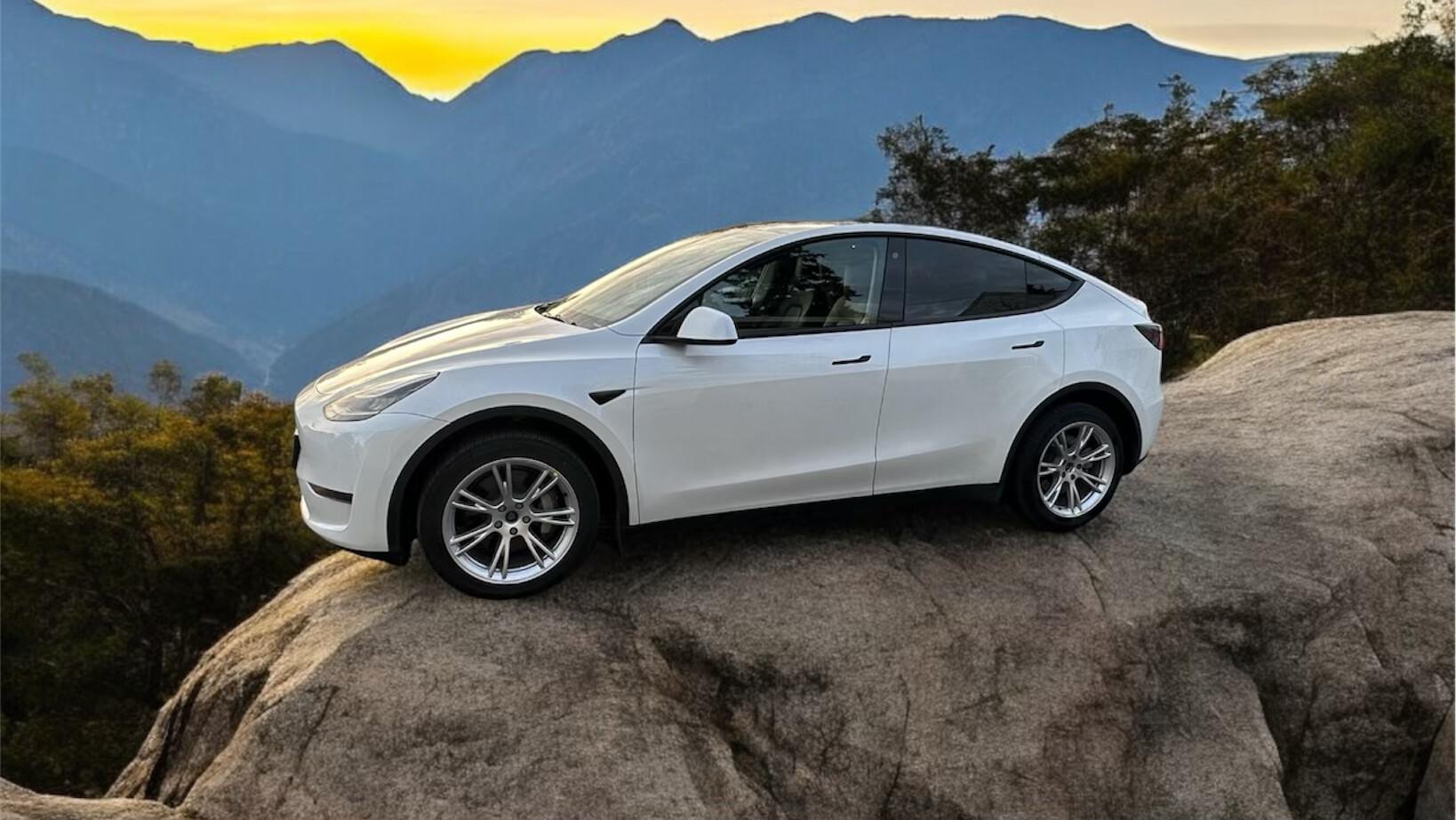 Tesla Model Y 2022 in Portland, OR