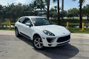 Porsche Macan car