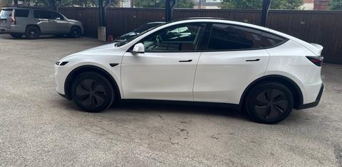 Tesla Model Y 2026