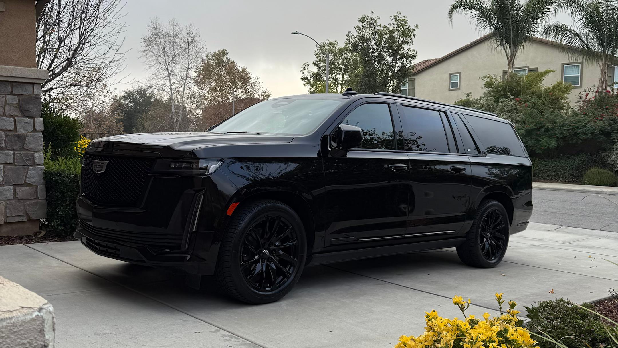 Cadillac Escalade ESV 2022 in 