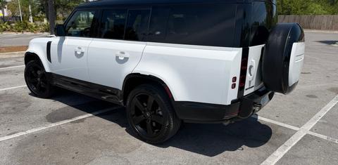 Land Rover Defender 2024