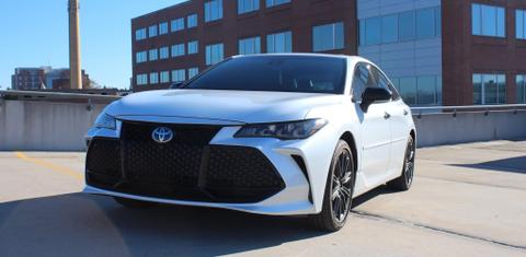 Toyota Avalon Hybrid 2022