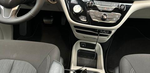 Chrysler Voyager 2023
