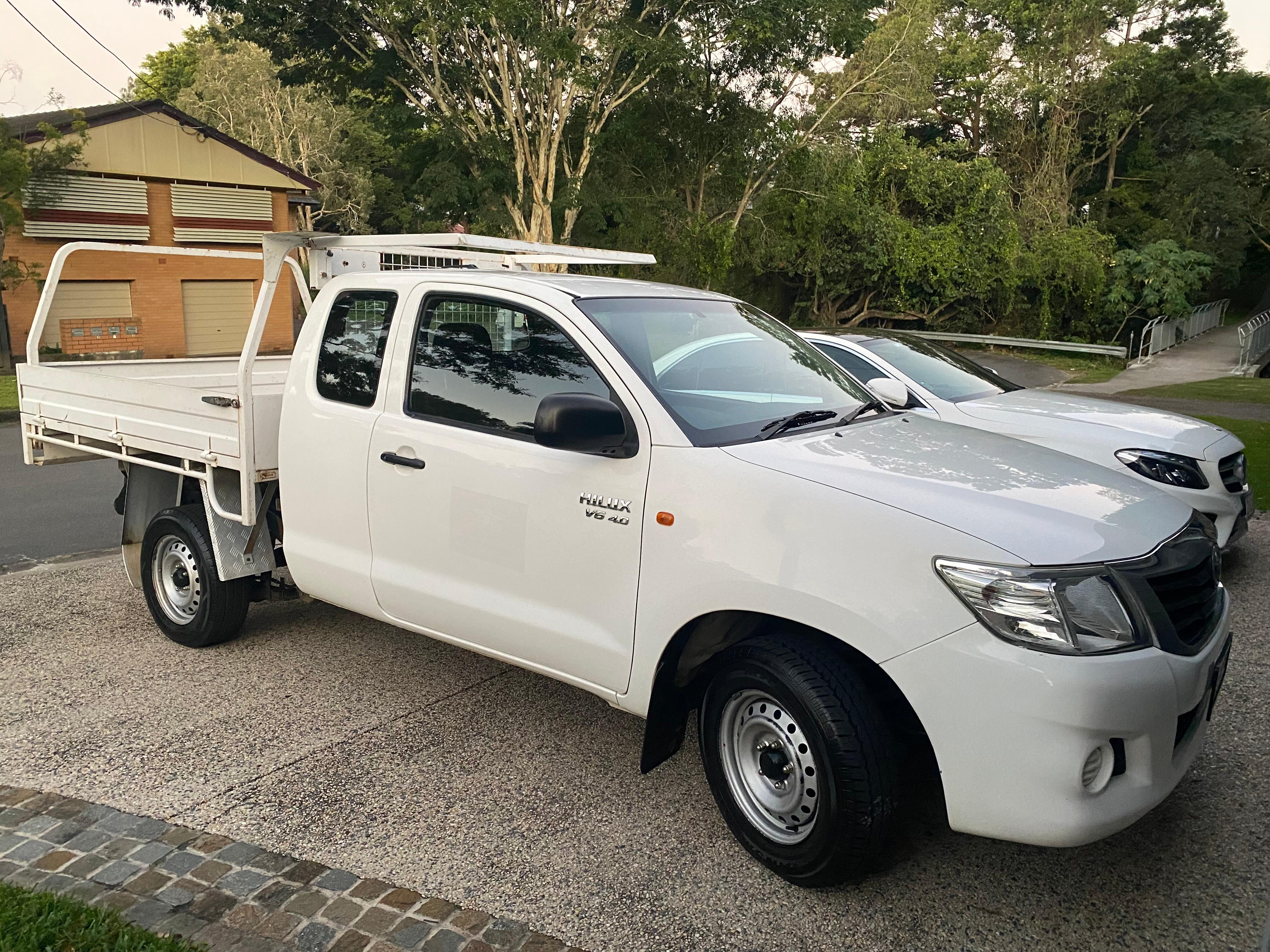 Toyota HILUX 2014 in Red Hill