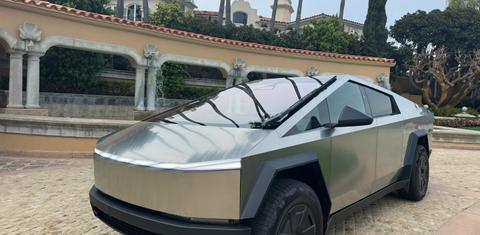 Tesla Cybertruck 2025