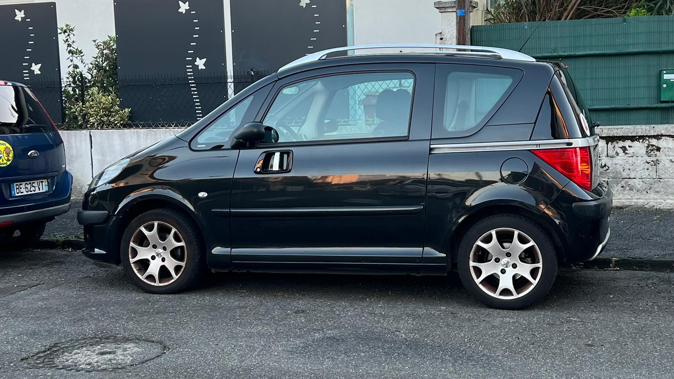 Peugeot 1007 2008 in Pau
