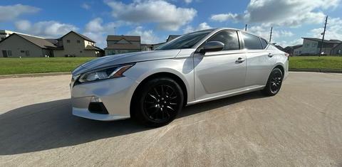 Nissan Altima 2020