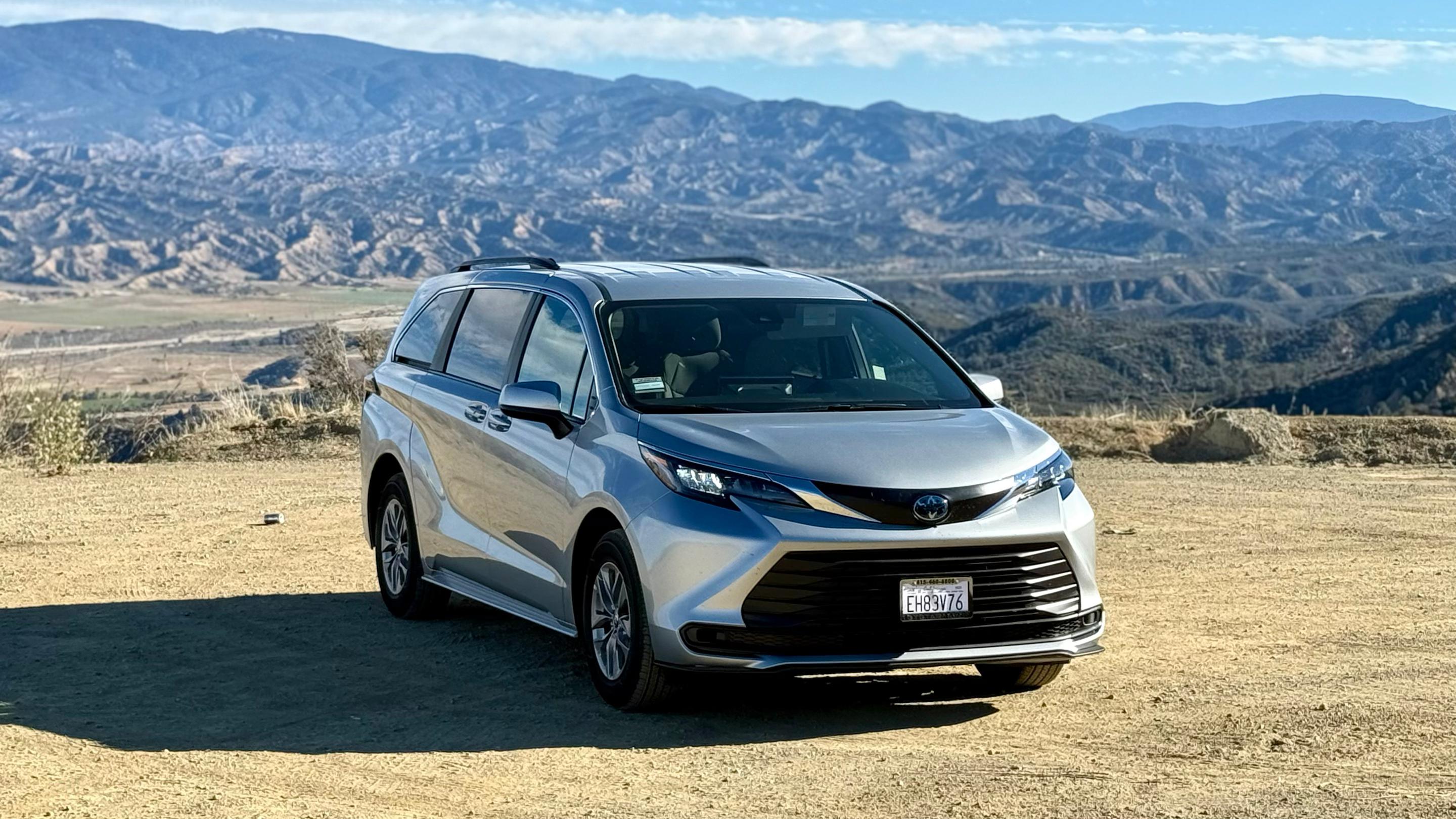 Toyota Sienna 2025 in Costa Mesa, CA