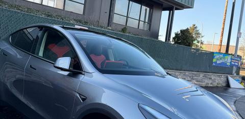 Tesla Model Y 2025