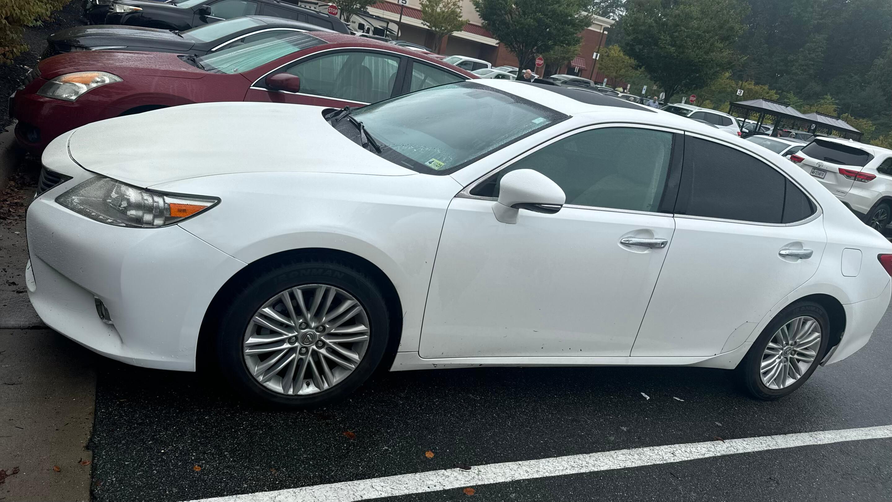 Lexus ES 2015 in Charlottesville, VA