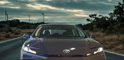 Toyota Camry Hybrid 2025