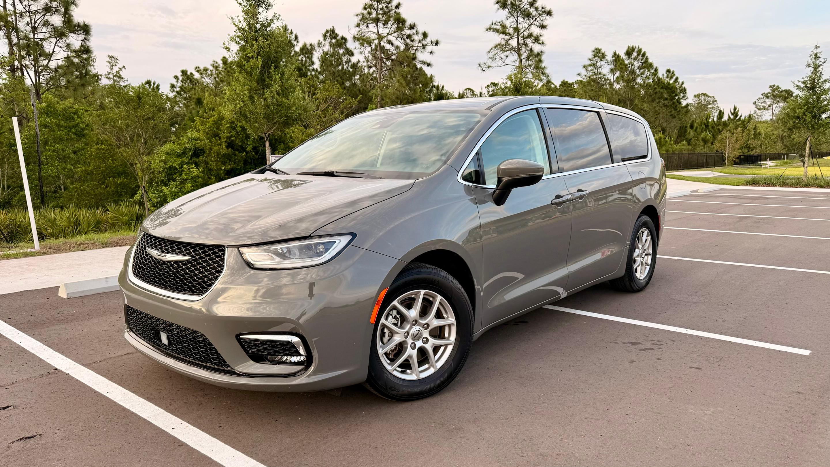 Chrysler Pacifica 2023 in Orlando, FL