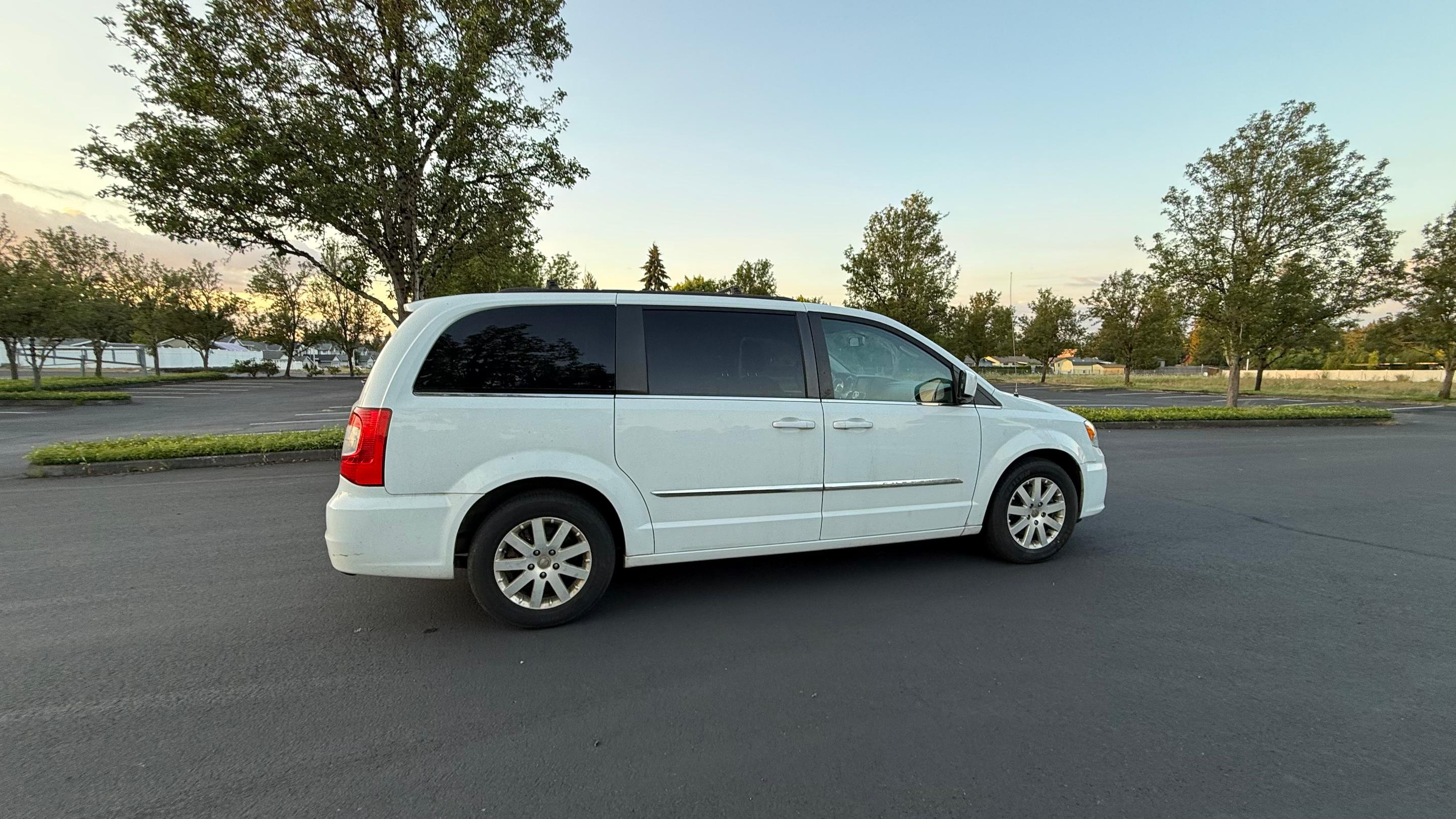 Chrysler Town & Country 2016 in Vancouver, WA
