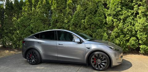Tesla Model Y 2024