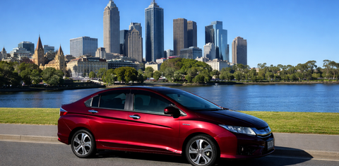 Honda Grace Hybrid 2015