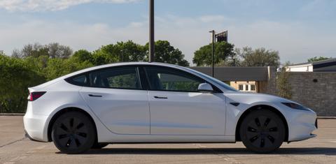 Tesla Model 3 2024