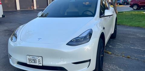 Tesla Model Y 2024