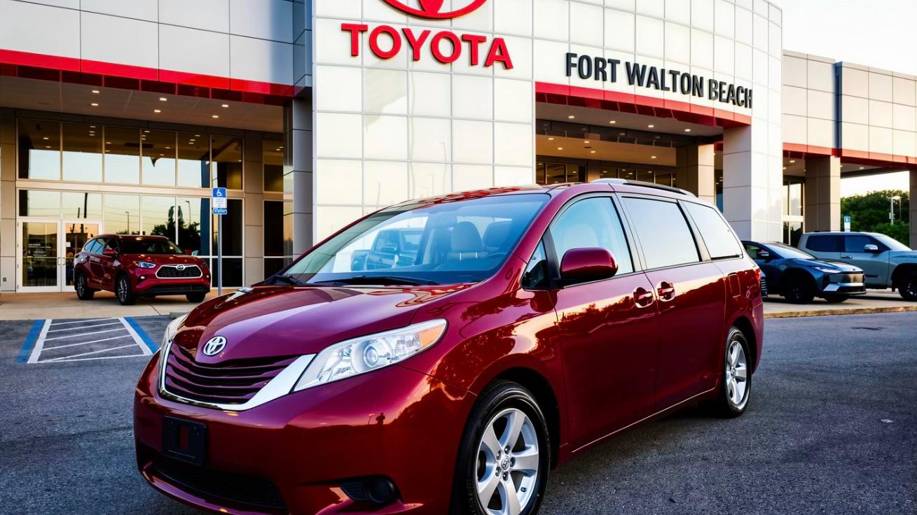 Toyota Sienna 2017 in Crestview, FL