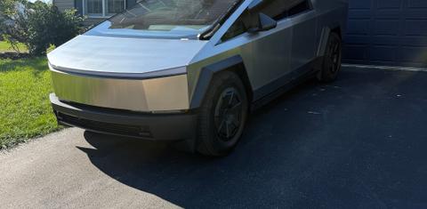 Tesla Cybertruck 2025