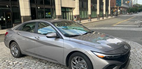 Hyundai Elantra 2024