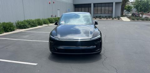 Tesla Model Y 2026