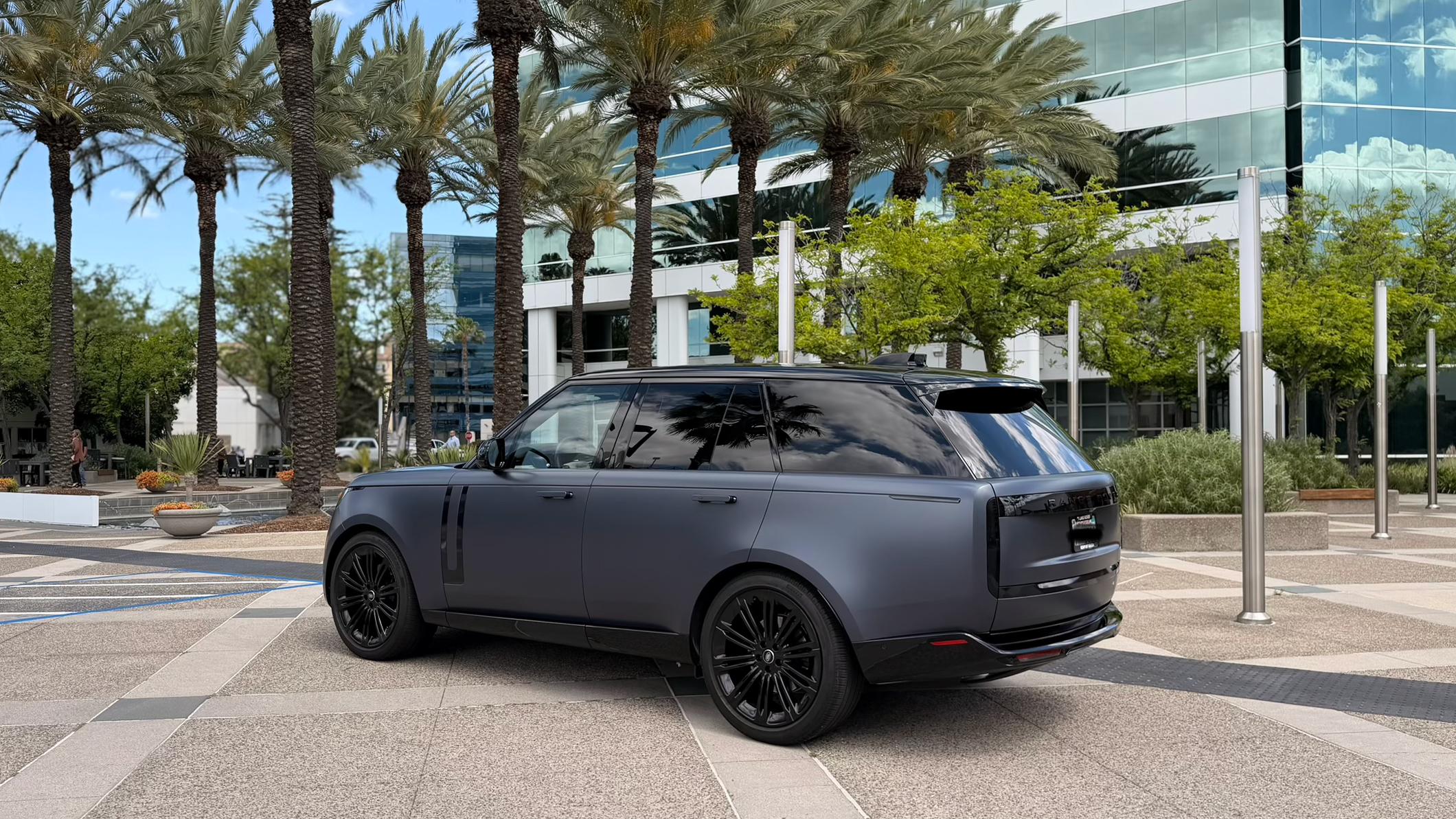Land Rover Range Rover 2025 in 
