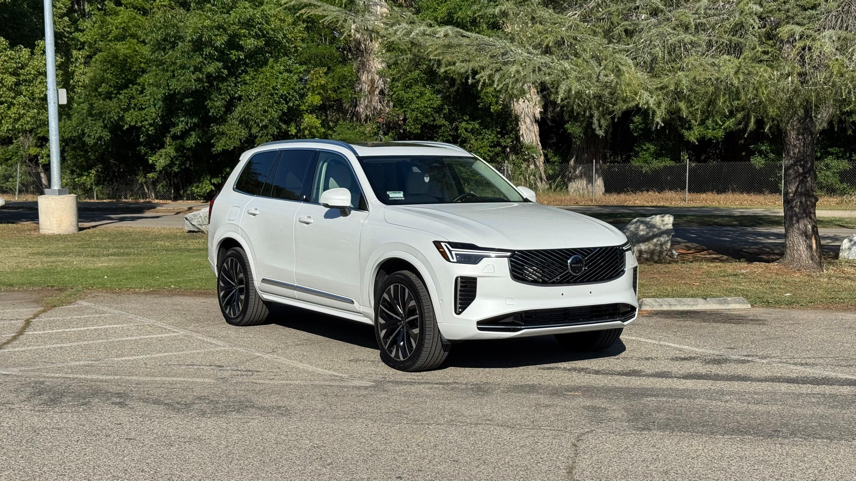 Volvo XC90 Plug-In Hybrid 2026 in 