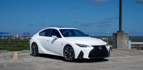 Lexus IS 2025