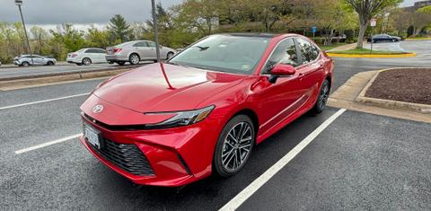 Toyota Camry Hybrid 2025