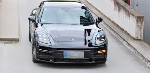 Porsche Panamera 2021