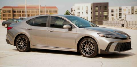Toyota Camry Hybrid 2025