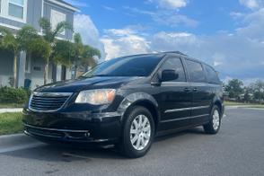 Chrysler Town & Country car