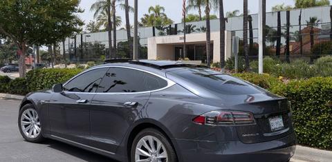 Tesla Model S 2016