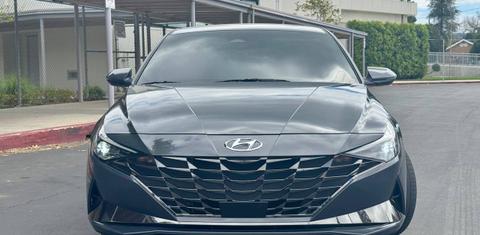 Hyundai Elantra Hybrid 2023