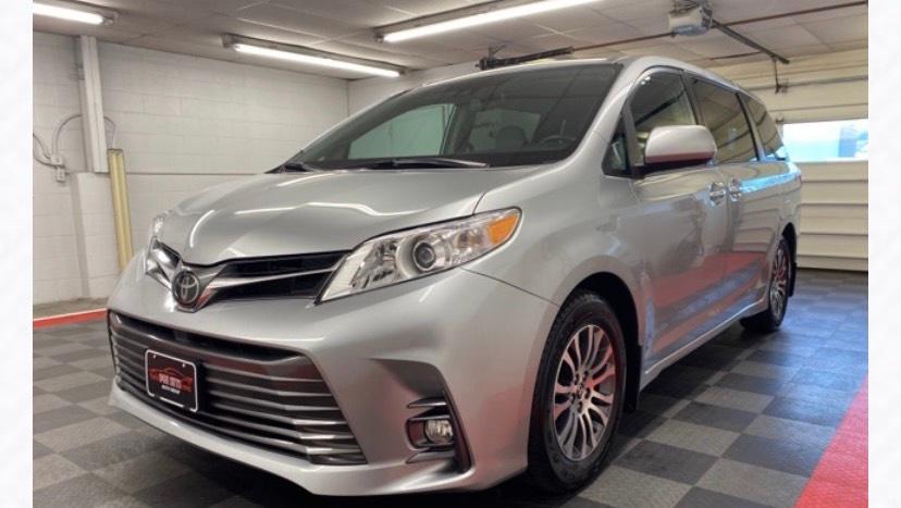 Toyota Sienna 2019 in Akron, OH