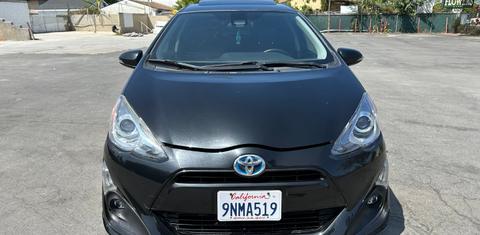 Toyota Prius c 2017