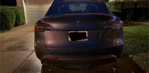 Tesla Model Y 2024