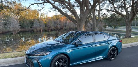 Toyota Camry Hybrid 2025